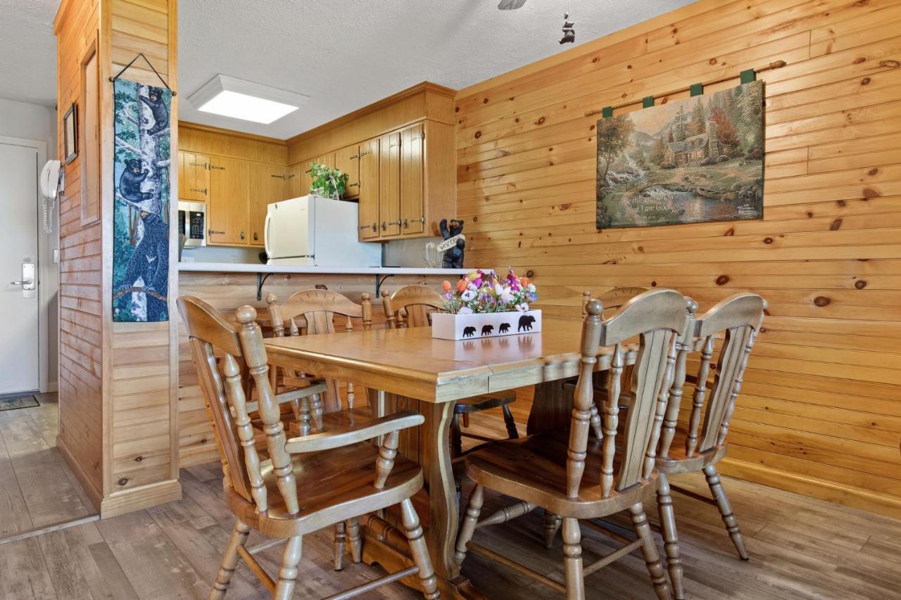 Bear Cub Retreat Apartment Gatlinburg Bagian luar foto