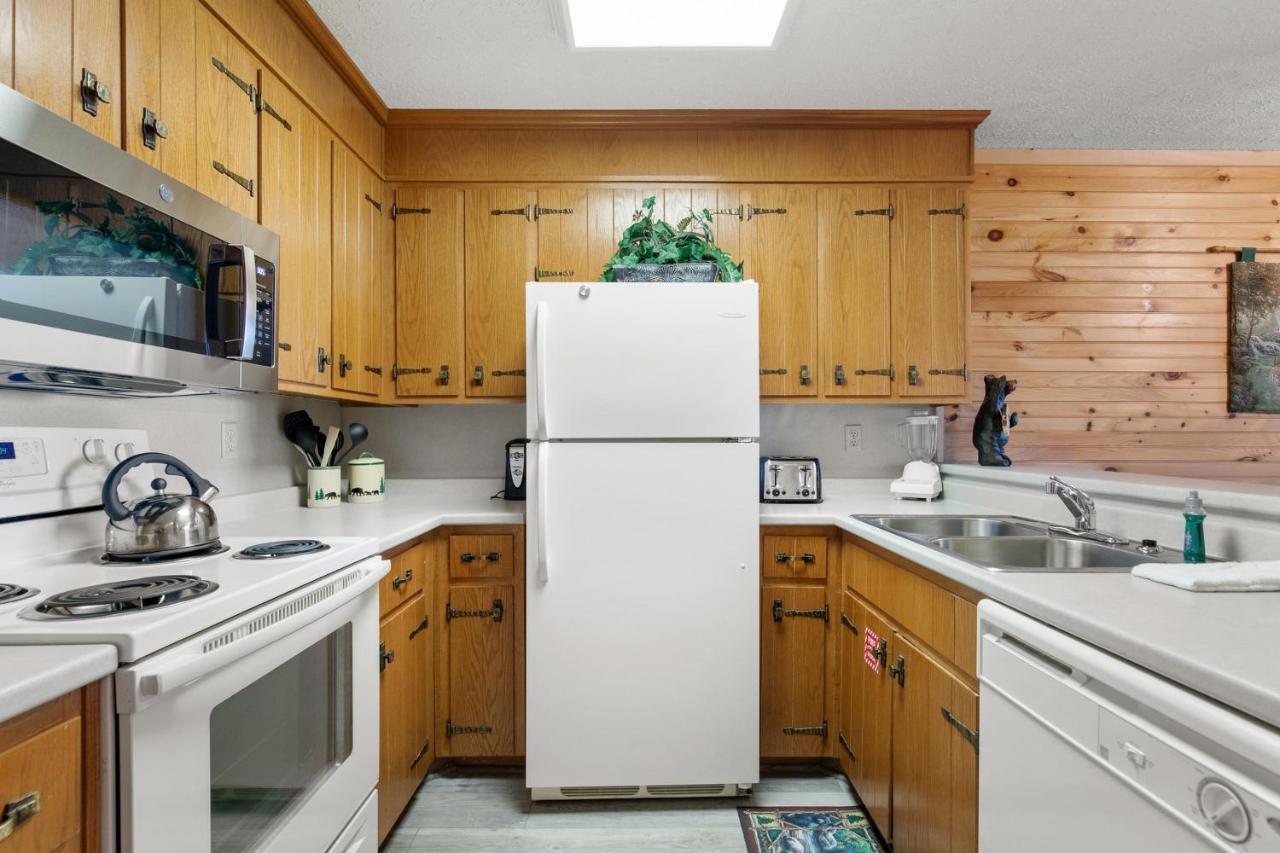 Bear Cub Retreat Apartment Gatlinburg Bagian luar foto