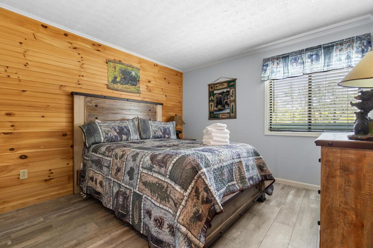 Bear Cub Retreat Apartment Gatlinburg Bagian luar foto
