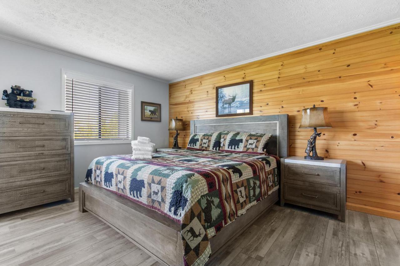 Bear Cub Retreat Apartment Gatlinburg Bagian luar foto
