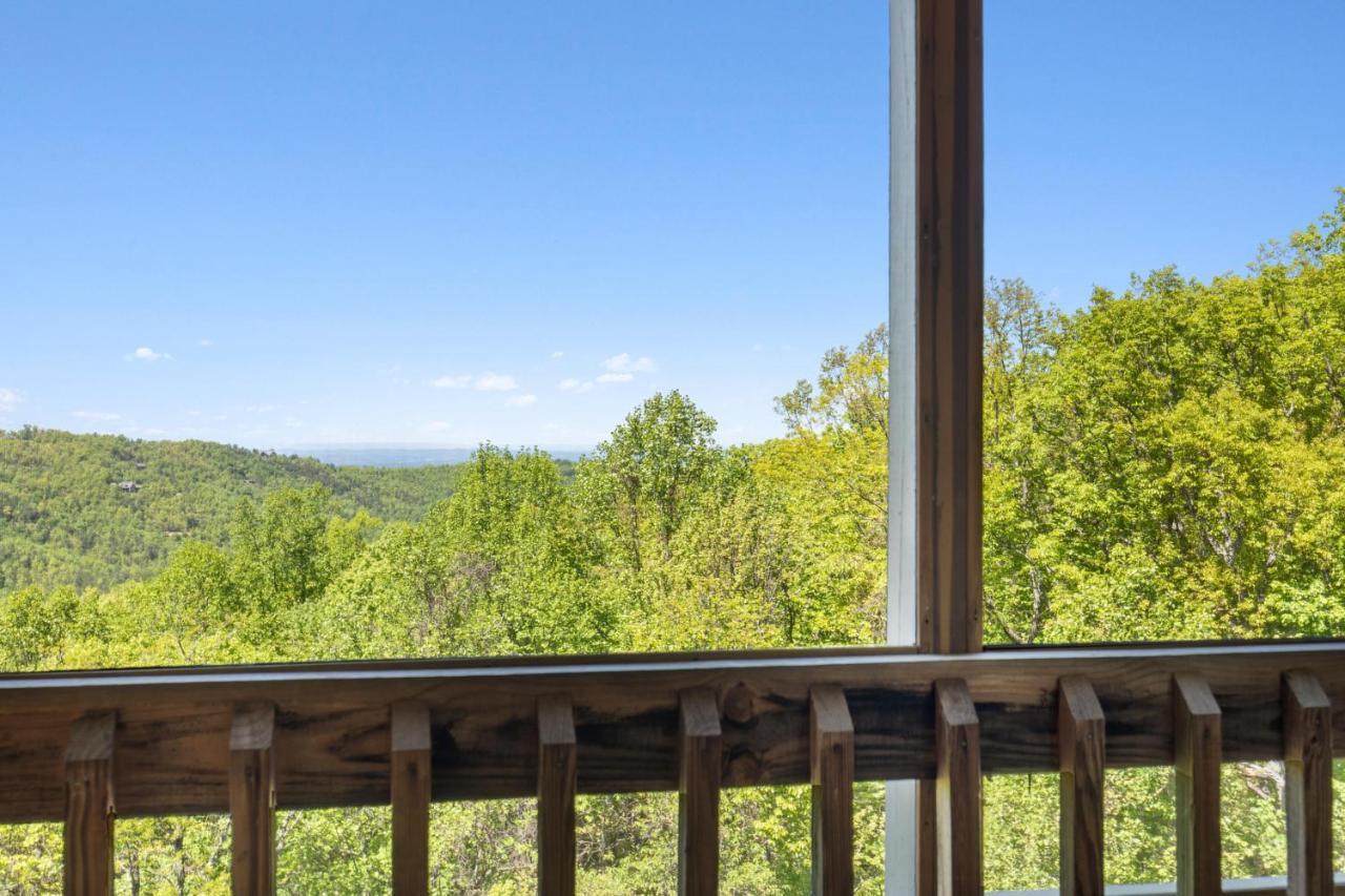 Bear Cub Retreat Apartment Gatlinburg Bagian luar foto