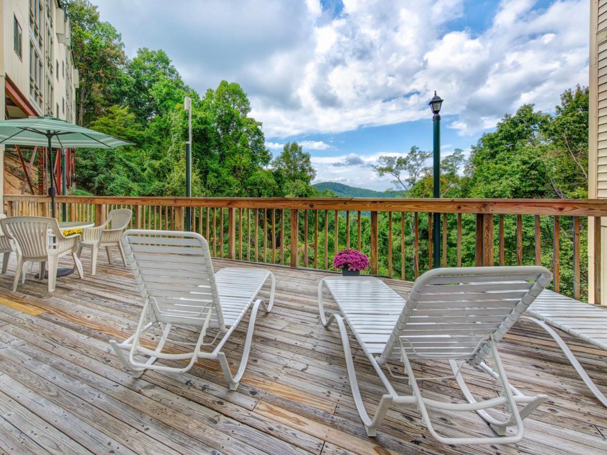 Bear Cub Retreat Apartment Gatlinburg Bagian luar foto
